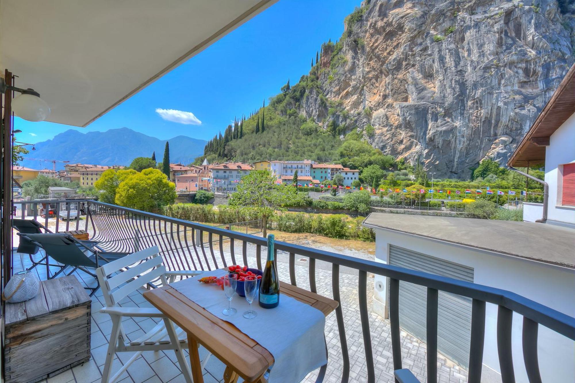 The Rock View - Happy Rentals Арко Екстер'єр фото